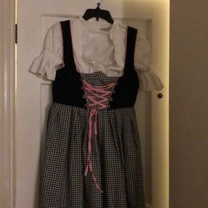 Bavarian dress (dirndl)